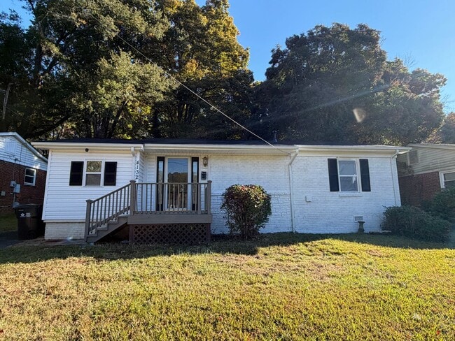 Adorable 2 Bedroom Home with Bonus Room! - Adorable 2 Bedroom Home with Bonus Room!