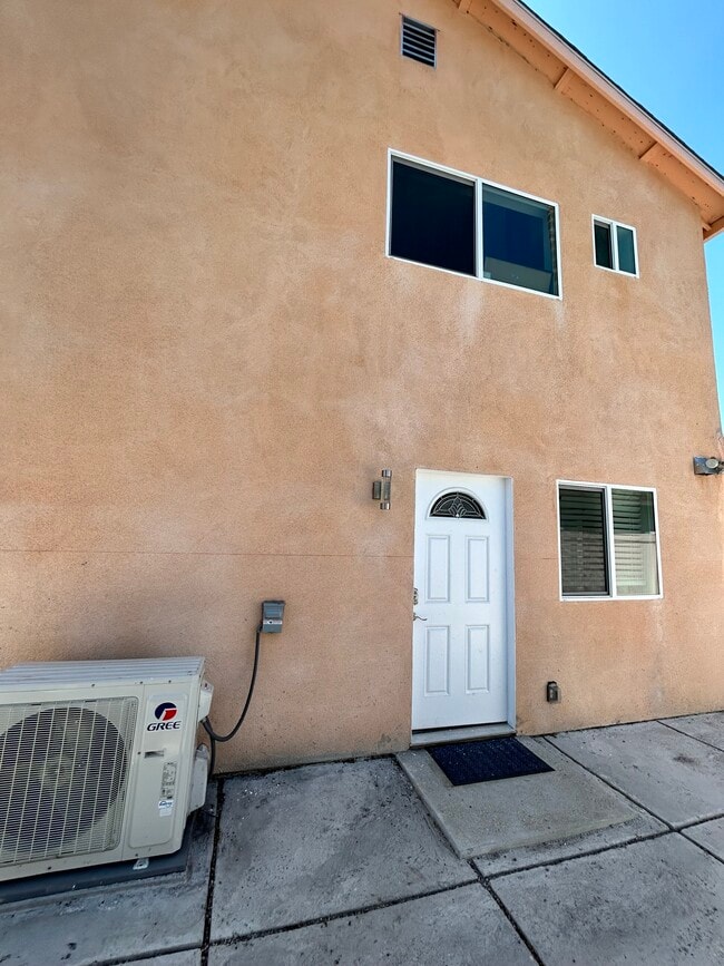 Photo - 6724 Nestle Ave