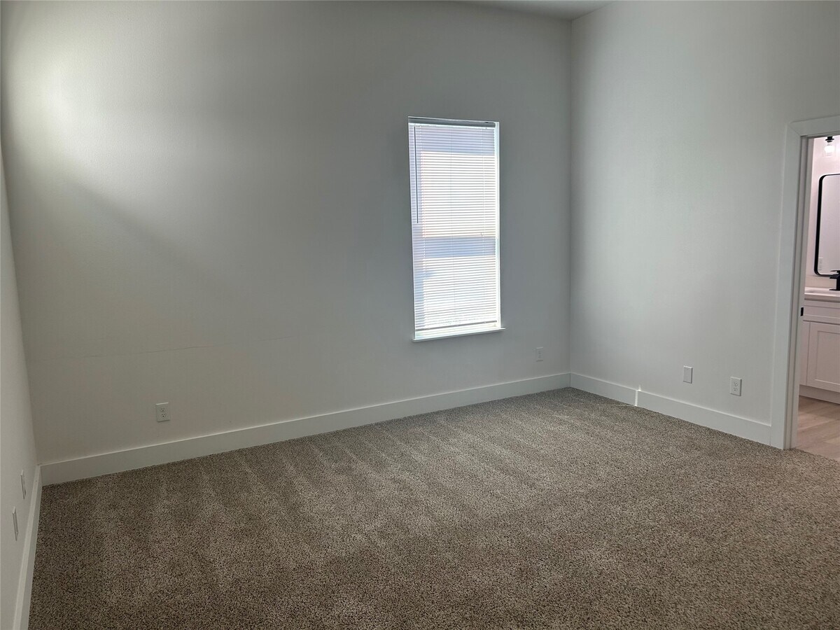 Photo - 8203 Sparta St