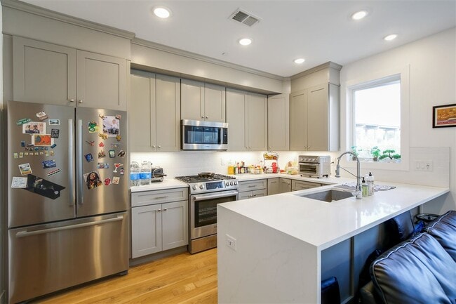Photo - 382 7th St Unidad 3 Rental