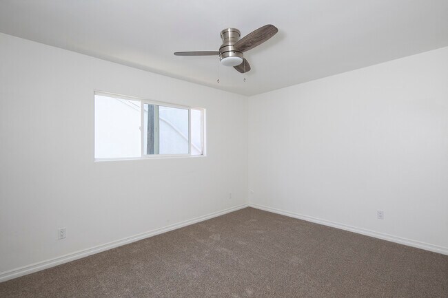 947 Oak Apartments
