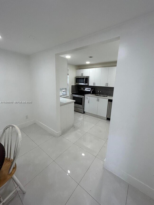 Photo - 407 NW 33rd St Unit 3