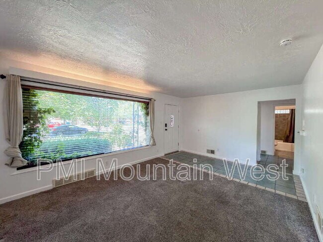 Photo - 872 N Main St Unit A