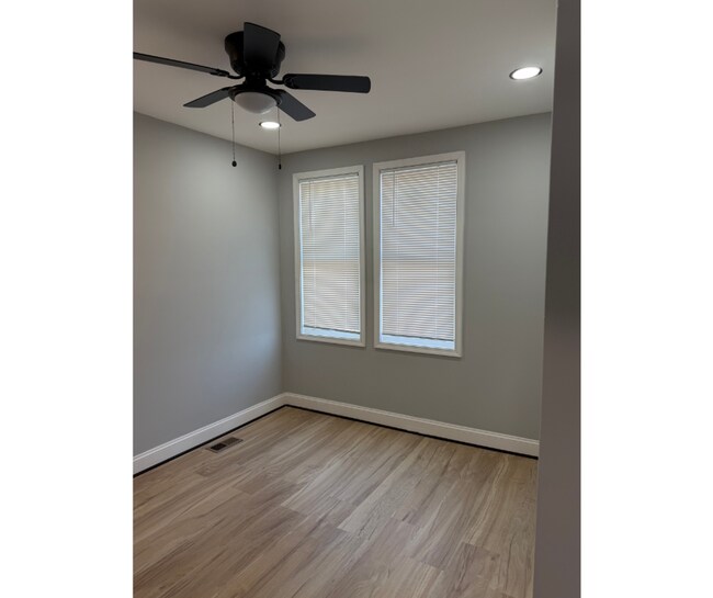 Photo - 3806 Harlem Ave Unidad 1A AVAILABLE W/PRIV BATH $850