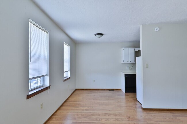 Photo - Charming Duplex in Heart of Dresden! Unit 126 Clifton St