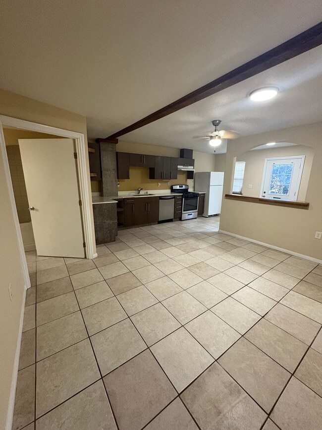 Photo - 377 Douglas St Unidad 1