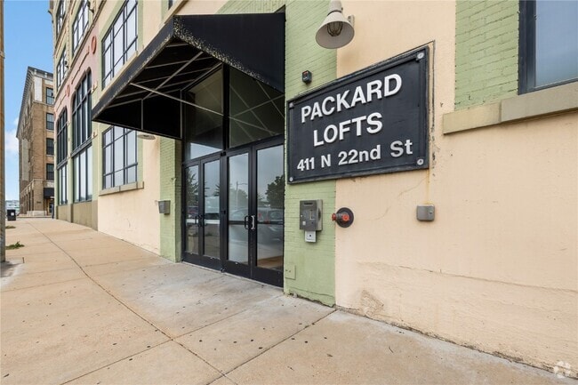 Building Photo - 2201 Locust St Unit 301 Rental