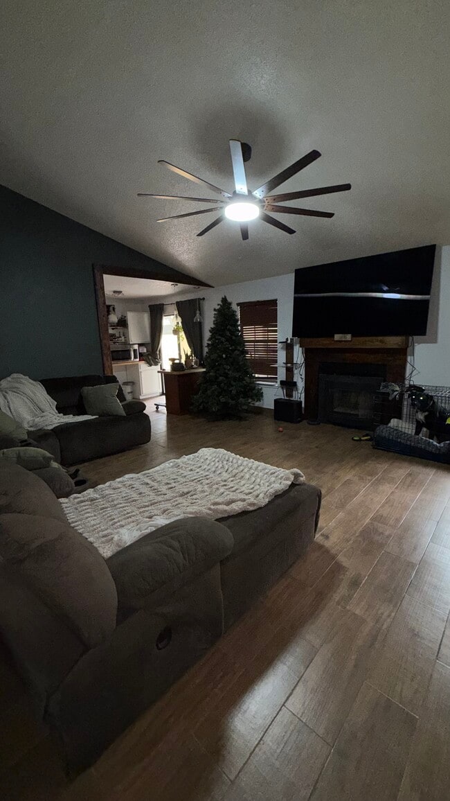 Photo - 1610 Mona Dr