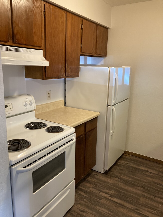 Photo - Bricelyn Plaza