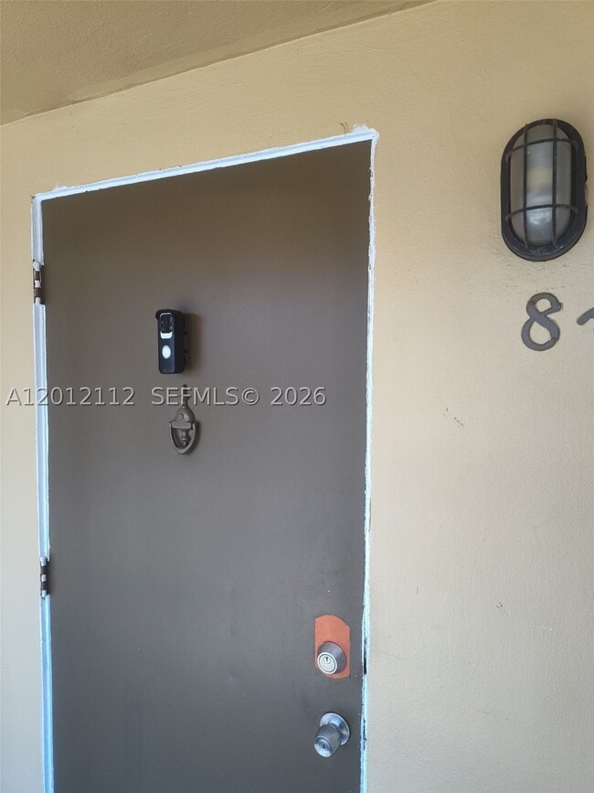 625 SW 20th Ct Unidad 8A