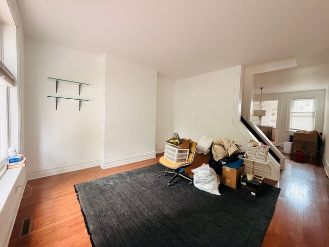Photo - Lovely 3 story home with en-suiteS and private outdoor patio!