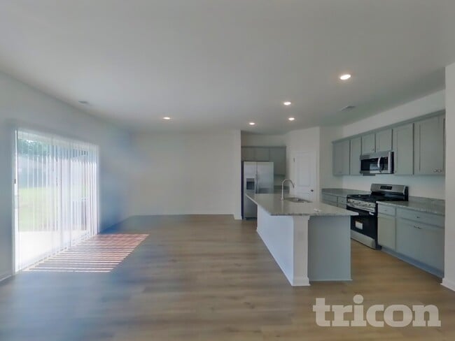 Photo - 1943 Logan Ln