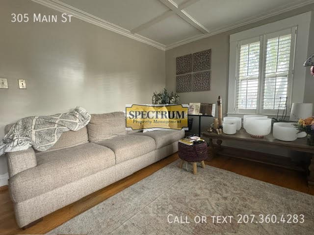 Photo - 305 Upper Main St