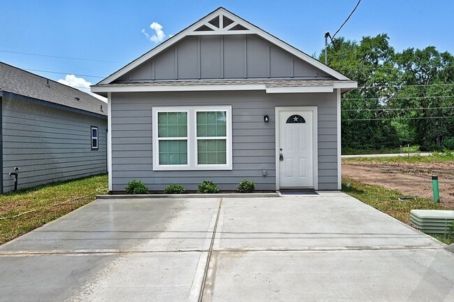Building Photo - 11913 Nelwood St Rental