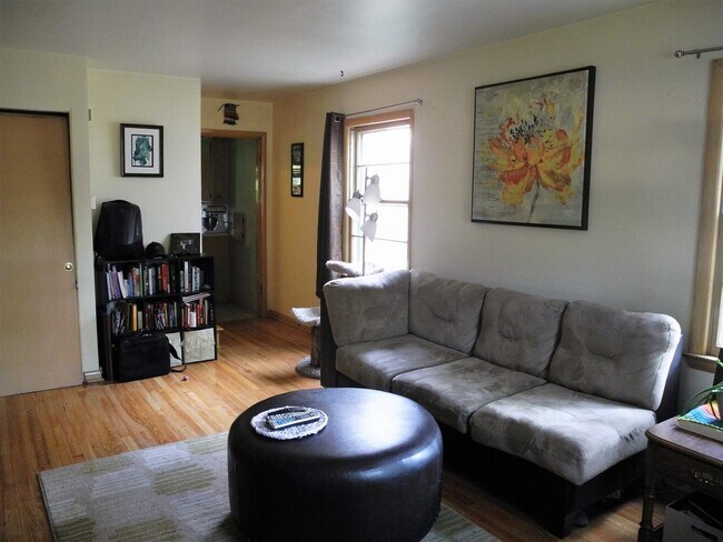 Photo - 1951 Heath Ave