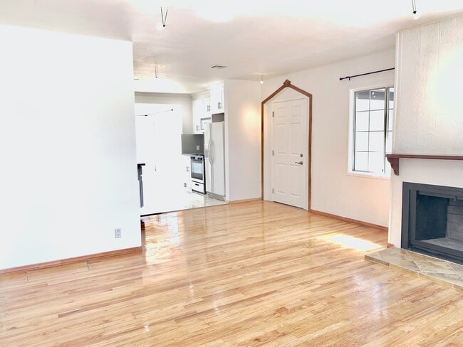 Photo - 17418 Califa St