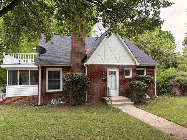 Building Photo - 639 E Iredell Ave