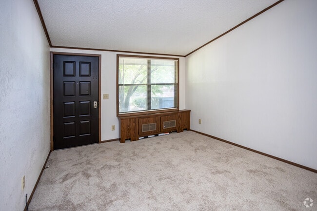 1 BR, 1 BA - 576SF