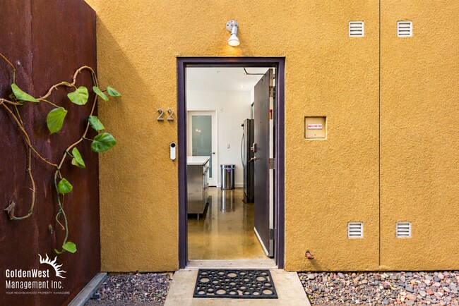 Modern 1Bdm 1Ba Unfurnished Loft-Style Home with Open Concept Living!