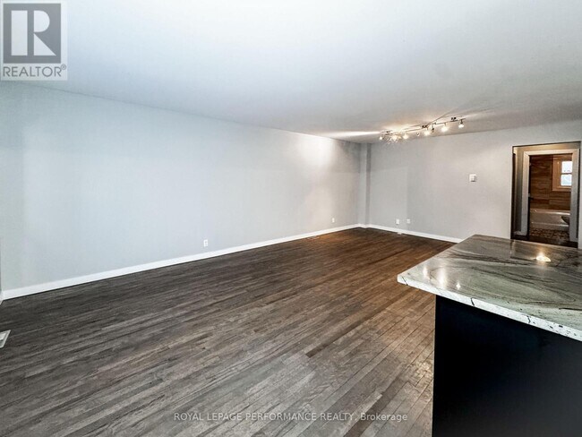 Photo - 726 Cummings Ave.