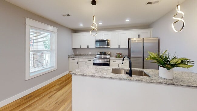 Photo - 1708 Highland Ave