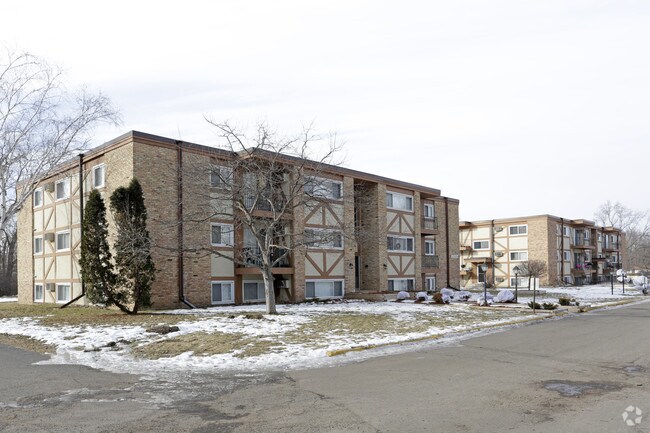 Photo - Knollwood Oaks Apartment