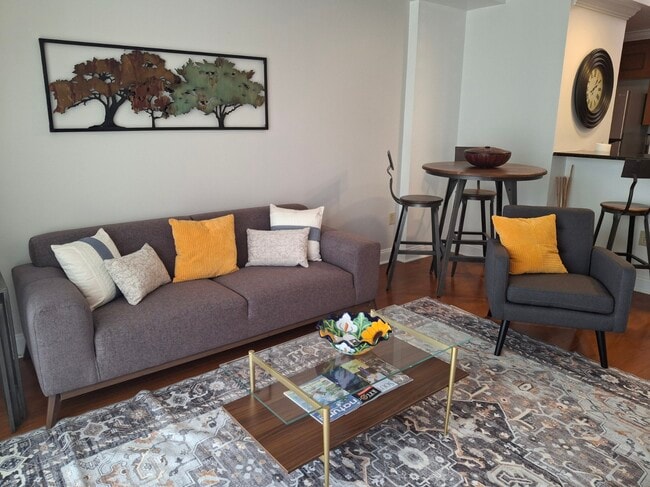 Photo - 300 W 5th St Unit 621