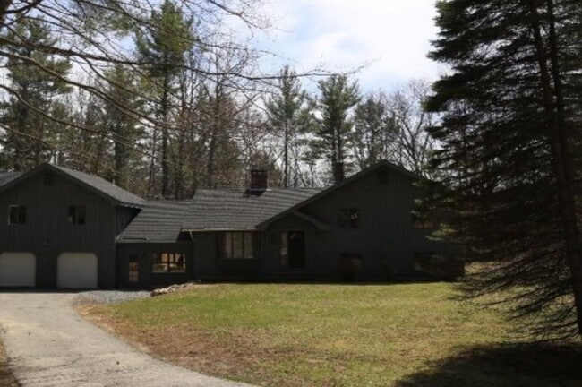 Desde la calle - 131 Mill Ln