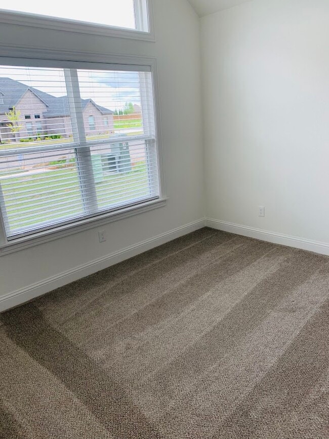 Photo - 1720 Ella Pl