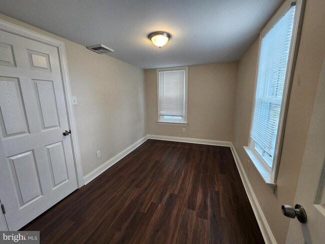 Photo - 129 Shearer St Unit 2