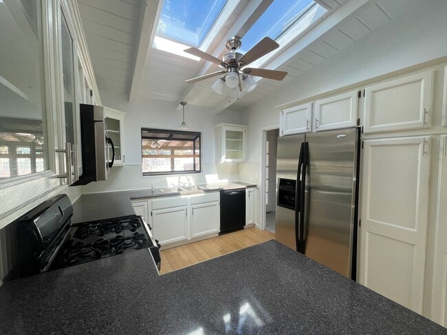 Photo - BEAUTIFUL HOME IN CENTER OF LAS VEGAS!