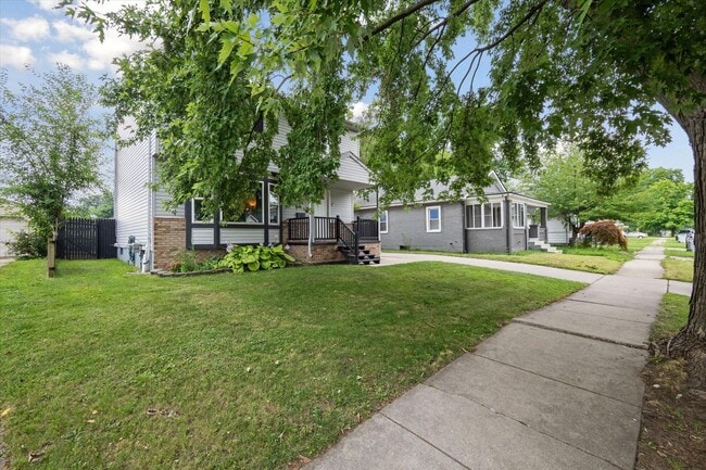 Photo - 578 E Mahan Ave