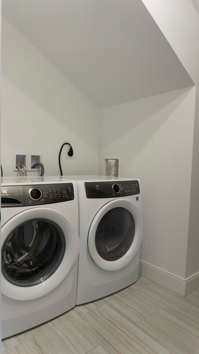 Photo - 81 Linden St Unidad 3