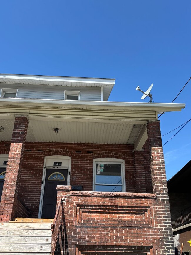 Photo - 521-523 Dorothy Ave Unit 523