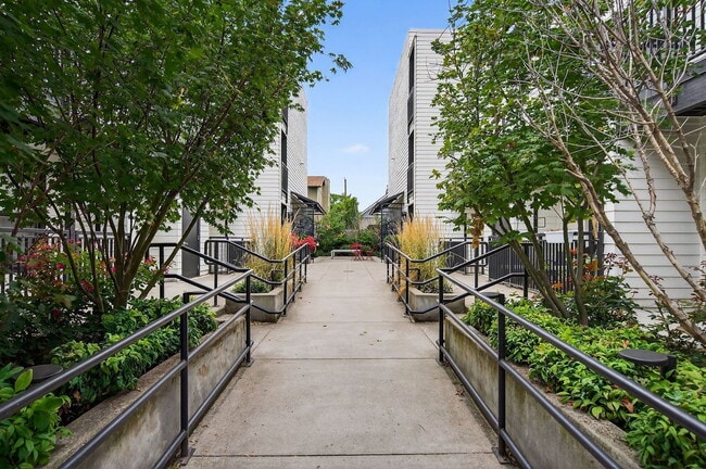 Photo - 5635 NE Glisan St Unidad 6