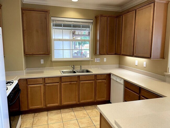 Photo - Charming 3 Bed / 3 Bath Craftsman Home in ...