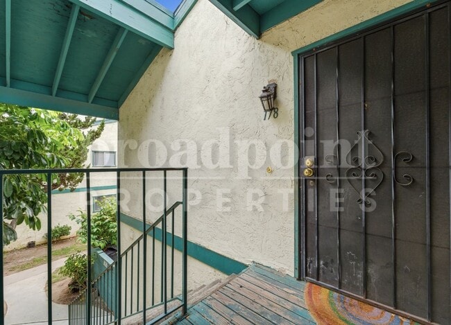 1811 E Grand Ave