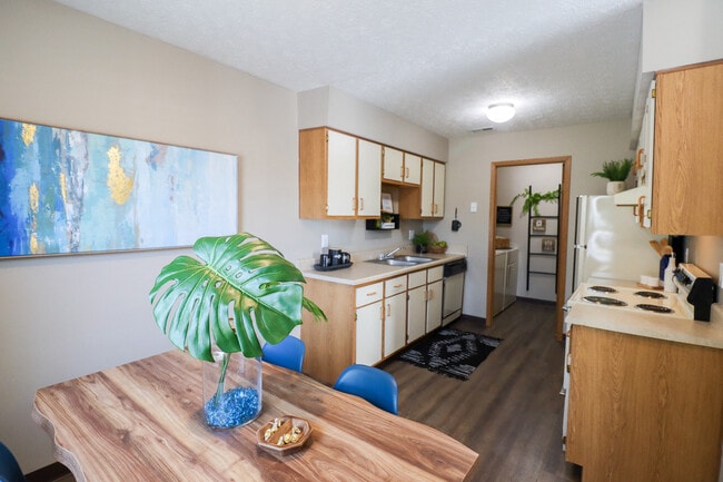 Photo - Lakes of Westdale