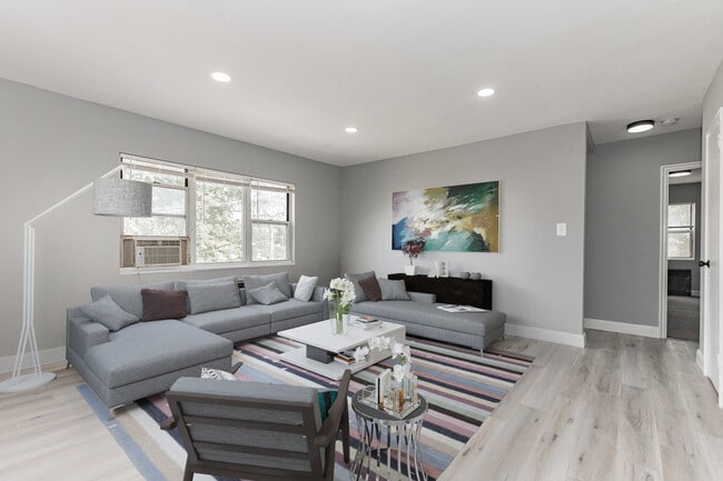 Photo - Courtyard Park Apartments