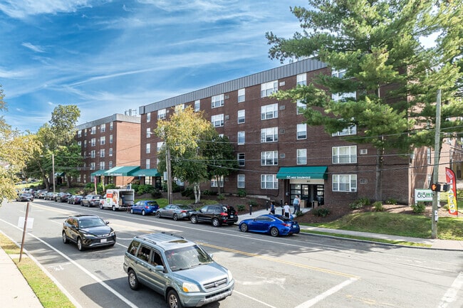 873 West Boulevard