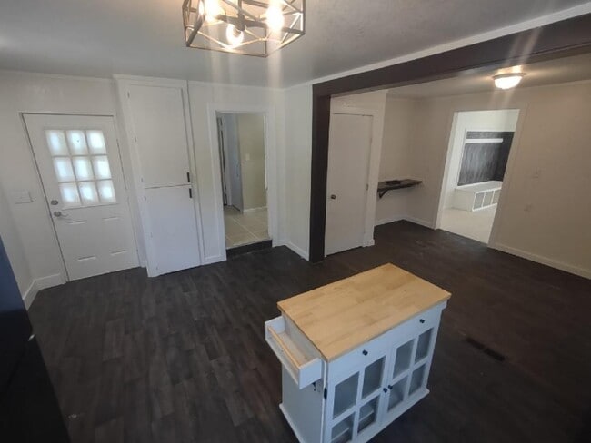 Photo - 14644 Kellogg School Rd