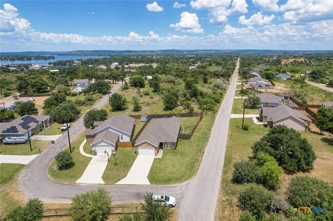 1516 Stonecrest Dr