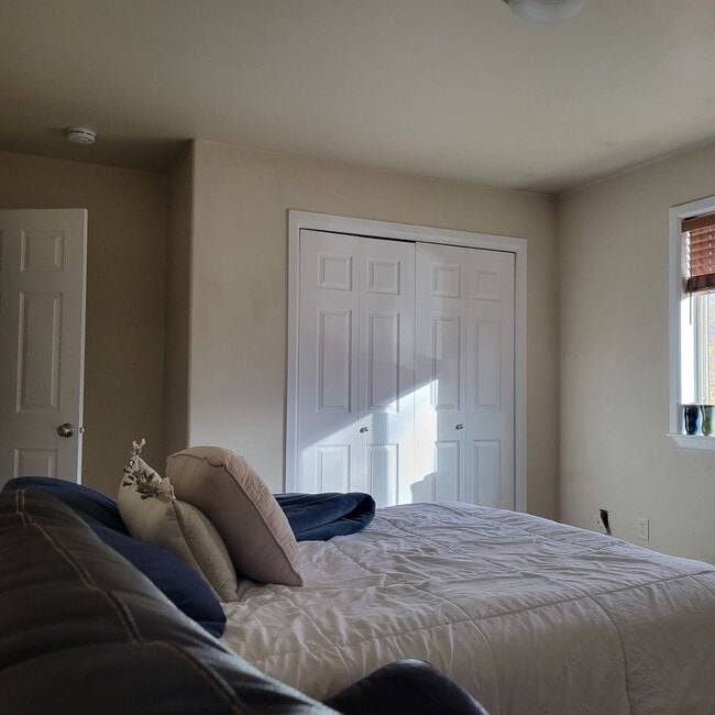Photo - 3 Bed 2 1/2 Bath in Bozeman