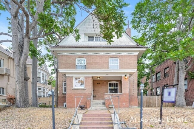 Building Photo - 1220 Corona St Unit 4