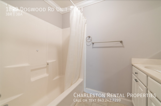 1829 Dogwood Rd
