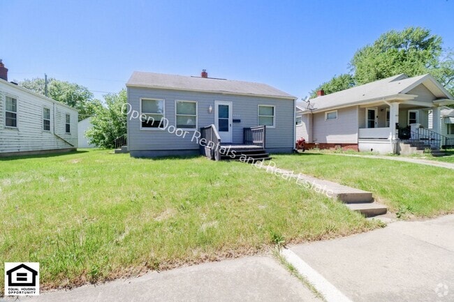 Building Photo - Now available 2 bedroom house!