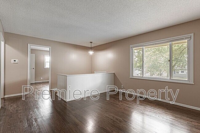 Photo - 9608 Ditman Way