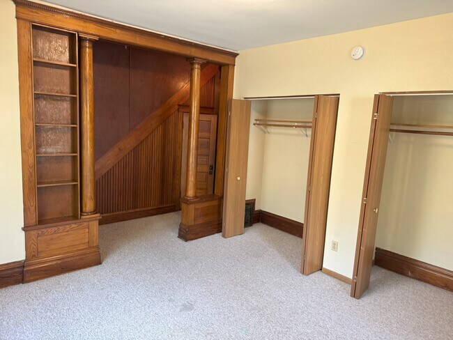 Photo - 222 Niagara St