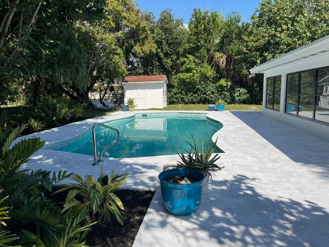 Photo - 7423 Clarke Rd Casa