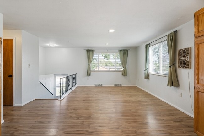 Photo - 415 S Kipling St